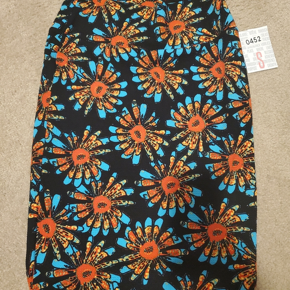 Lularoe Cassie - S